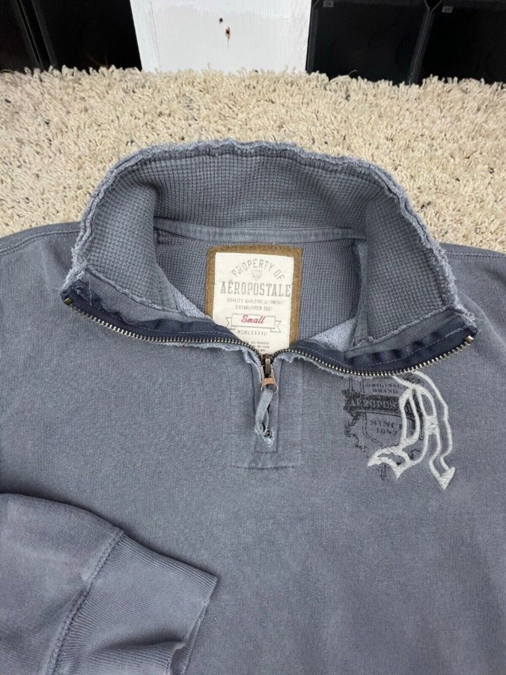 Aeropostale Long Sleeve Pullover 1/4 Zip Size Small Gray w Logo Distressed - Picture 6 of 8